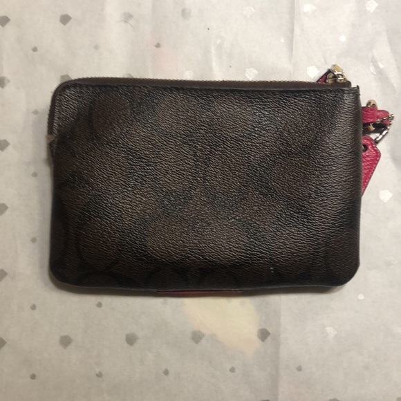 Coach wristlet - Picture 4 of 4
